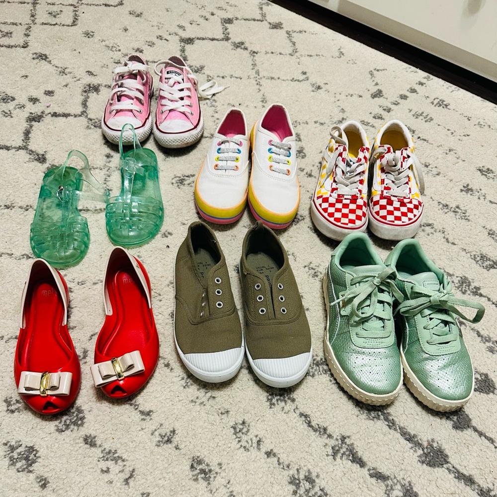 Old navy, converse, vans, puma, Melissa , primark